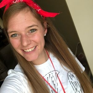 Meet your Posher, Emily